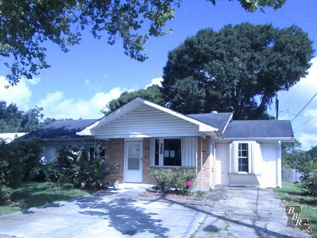 1st image of 300 Elysian Dr
