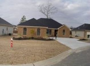 47 Crystalwood Dr, Little Rock, AR 72210