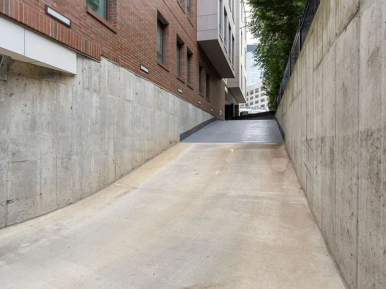Diamond Fenway — Photo 16