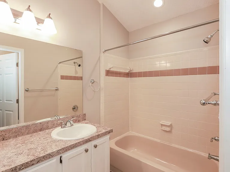 8468 Hamden Rd — Photo 8