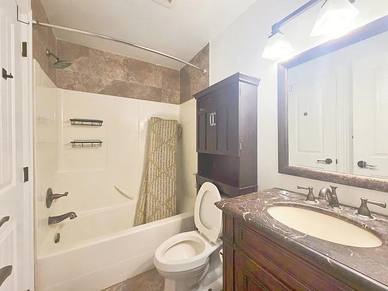 10142 111th St NW #611 — Photo 13