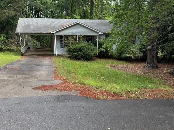 3129 Robinson Pl, Gainesville, GA 30504