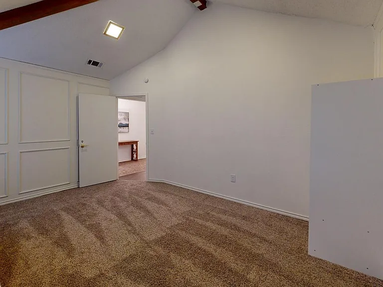 2609 Valparaiso Trl — Photo 4