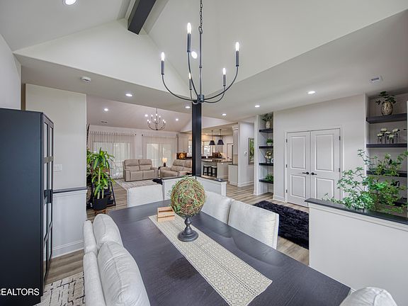 5th image of 224 Seminole Cir