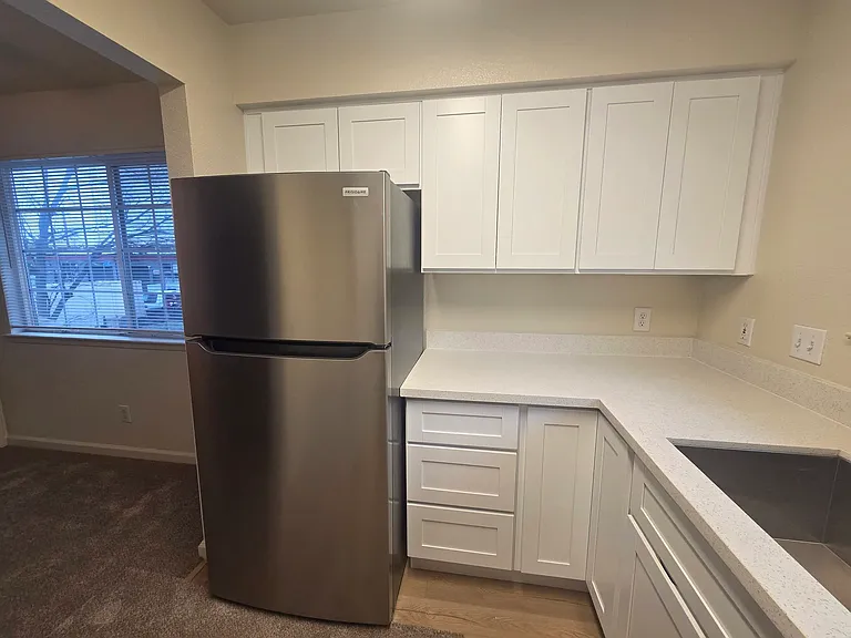 2255 Chestnut St #12 — Photo 6