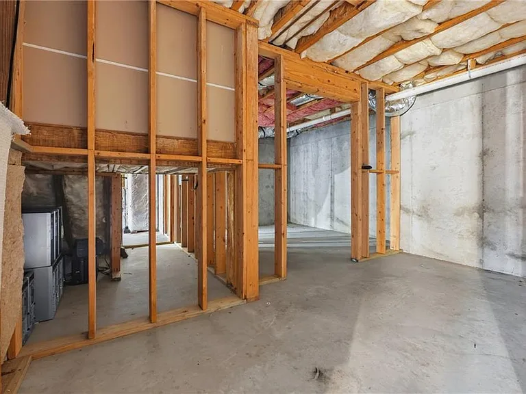 6437 Blue Water Dr — Photo 38