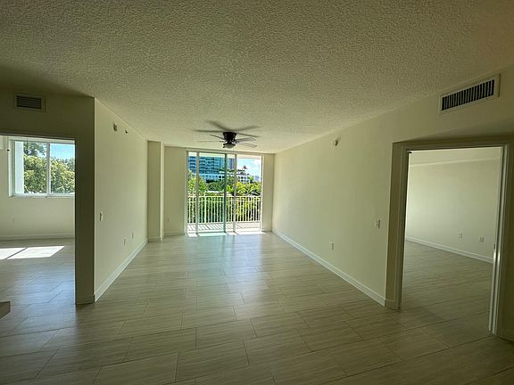 2nd image of 445 NE 39th St #305