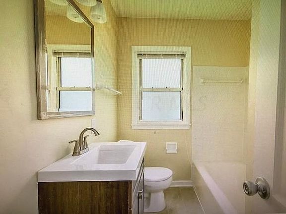3rd image of 366 E Beechwold Blvd