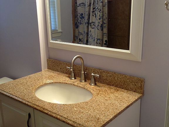 3rd image of 105 Nassau Blvd