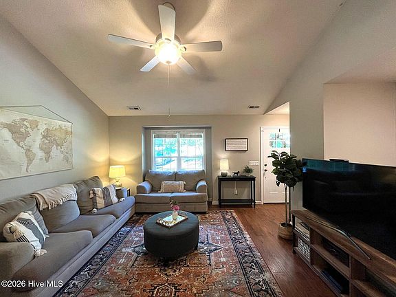 3rd image of 2400 Longleaf Dr W