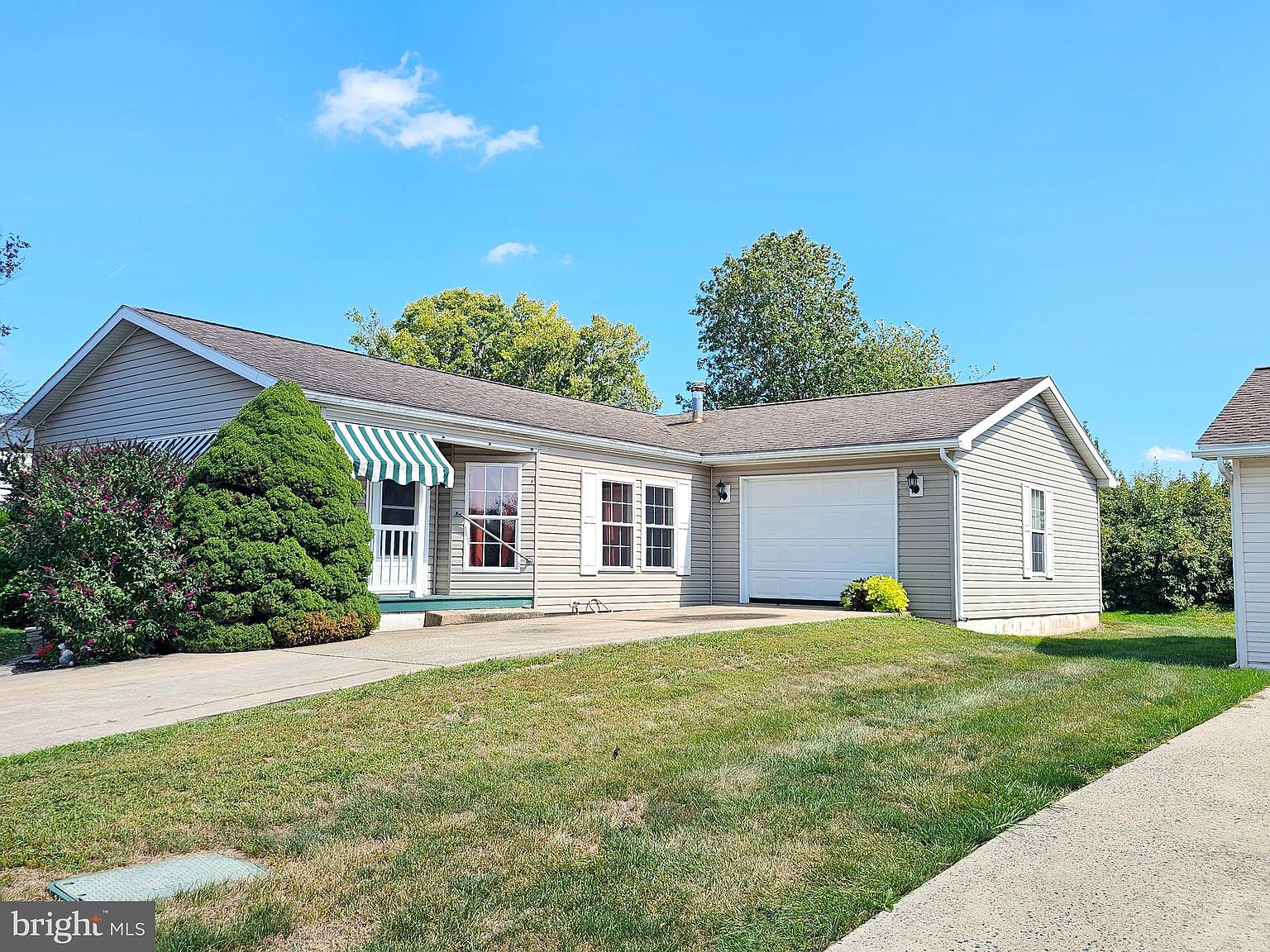 1050 Scenic View Dr, Schwenksville, PA 19473 | Zillow