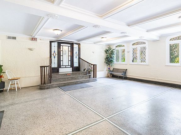 5th image of 1127 W Farwell Ave APT 104