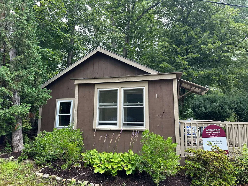 11 River Rd