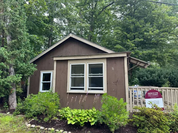 11 River Rd, Barrington, NH 03825