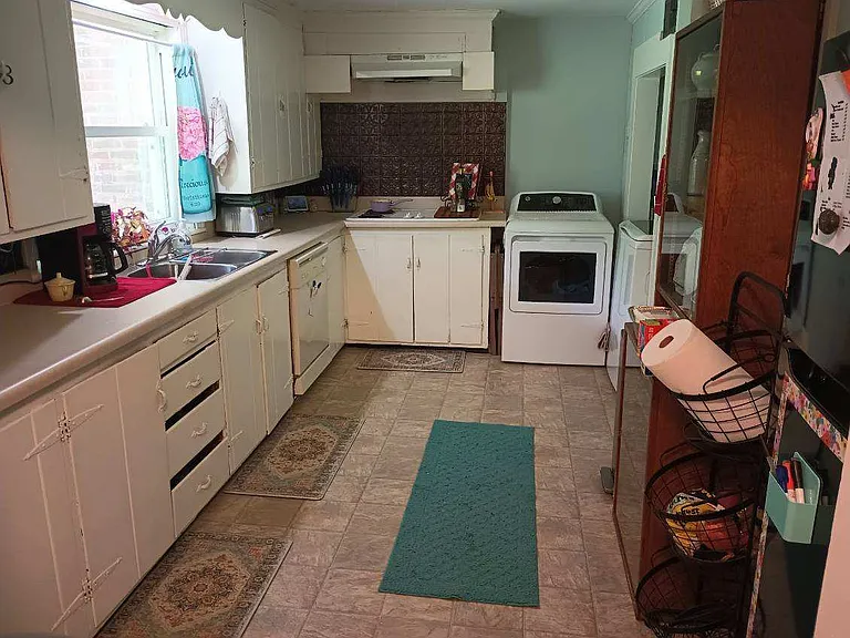 1184 Green Acres Rd #2 — Photo 7
