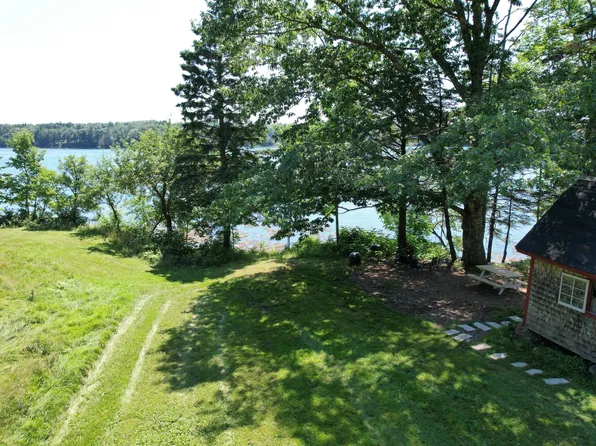 1807 US-1, Sullivan, ME 04664