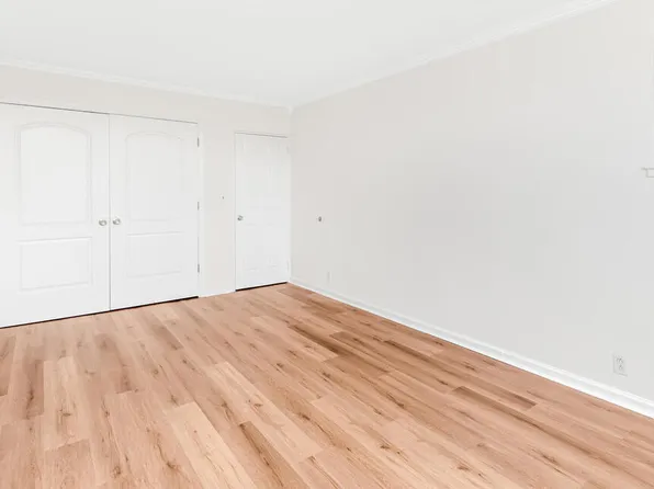 5900 Arlington Avenue image 9 of 16