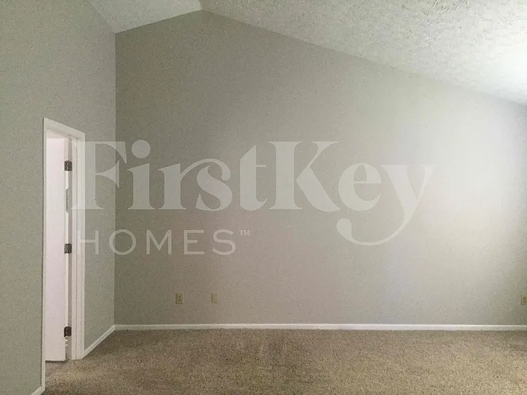 7249 Bennell Dr — Photo 14