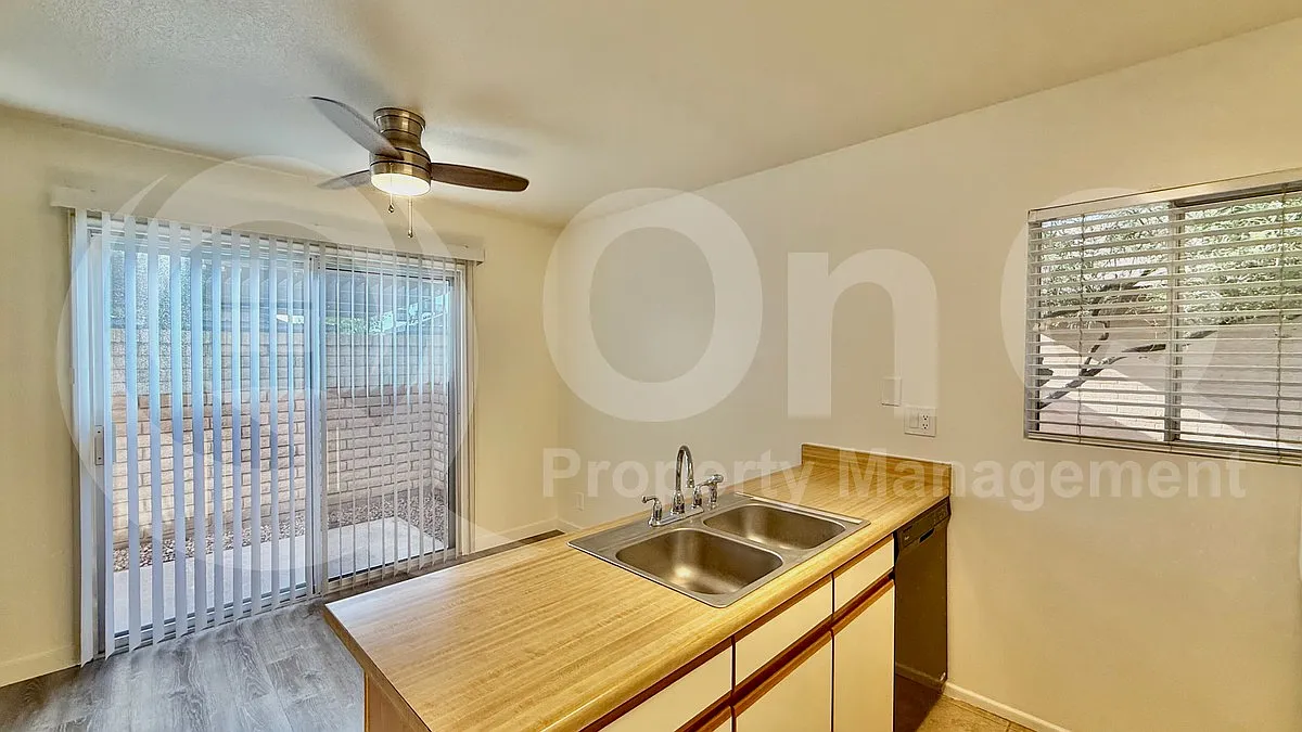 3 bed, 2.0 bath, 1040 sqft, $1,450 — Photo 4