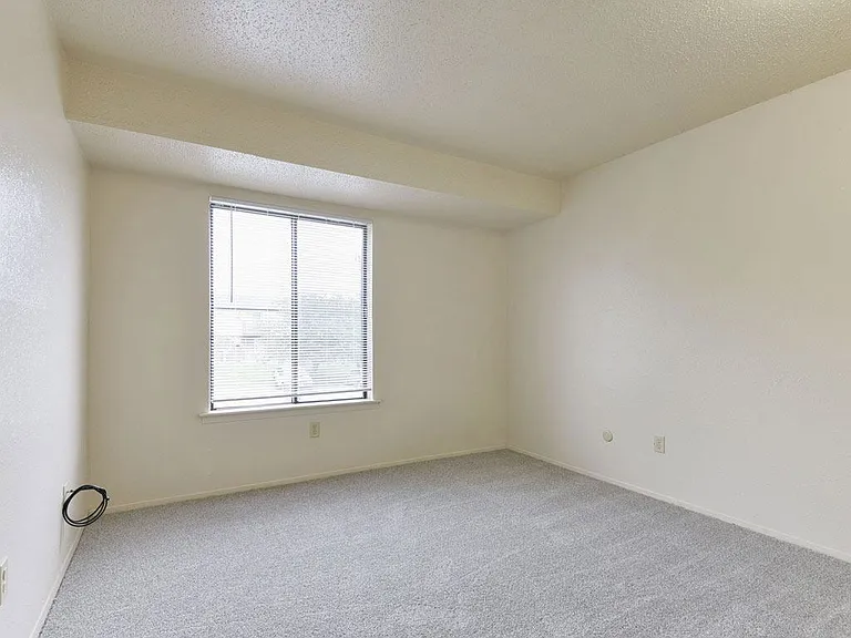 Old Monterey Apartments — Photo 68