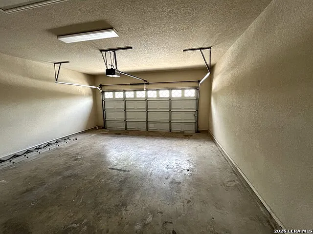 685 Creekside Cir — Photo 8