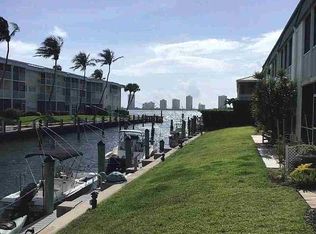 109 Wettaw Ln APT 106, North Palm Beach, FL 33408