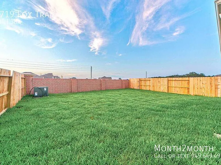 8719 Fox Trail Dr — Photo 24