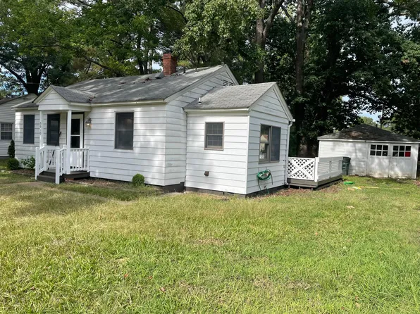 5910 Andrew Pl, Newport News, VA 23605