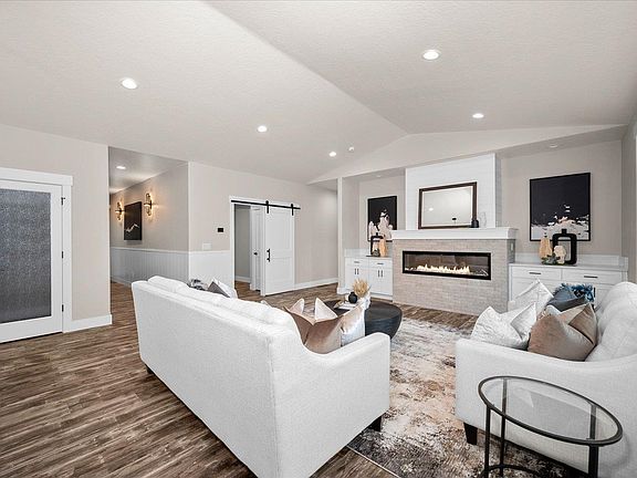 5th image of 7009 E Beverly Ave