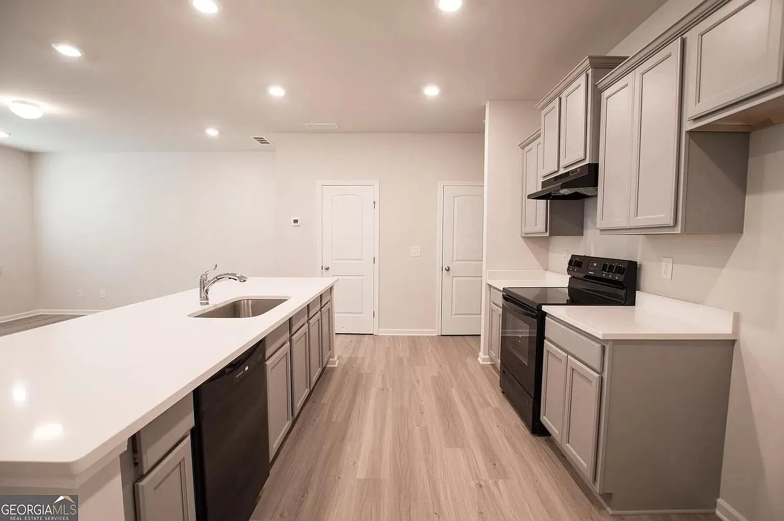 3 bed, 2.5 bath, 1736 sqft, $2,390 — Photo 4