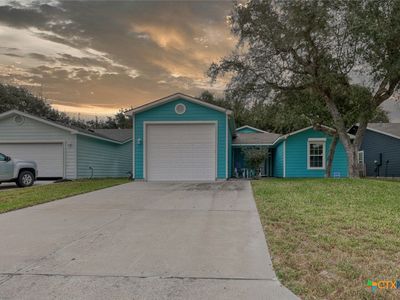 126 Breezy St, Rockport, TX, 78382