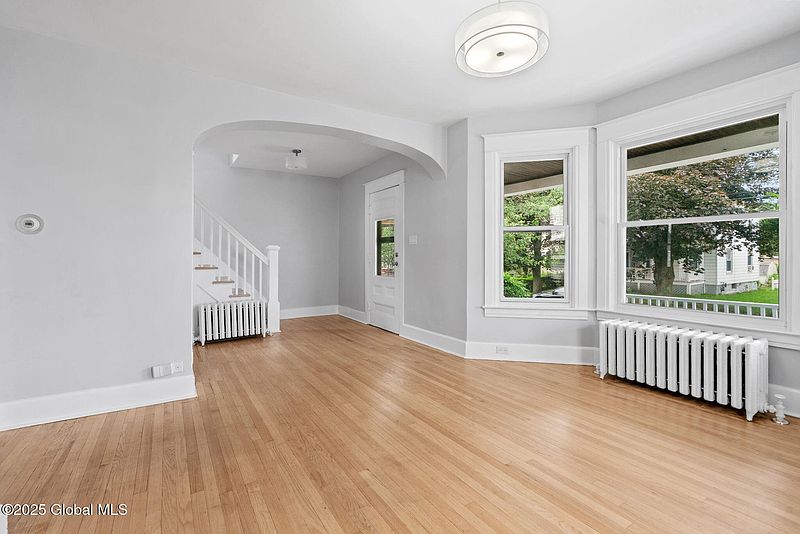 4th image of 130 N 4th Avenue