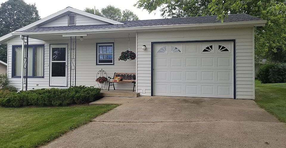 West facing front of house