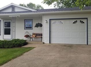 1007 Prospect St, Cresco, IA 52136