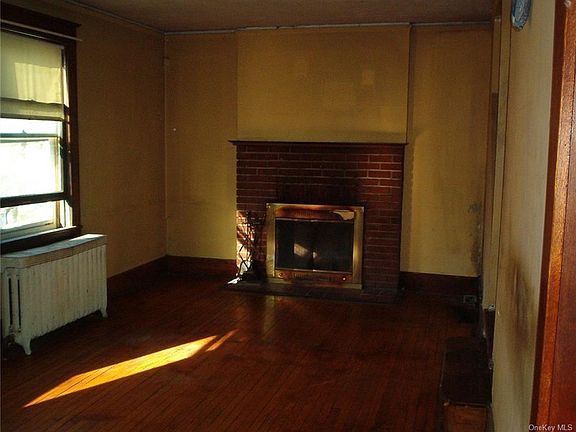 3rd image of 23 Millington St