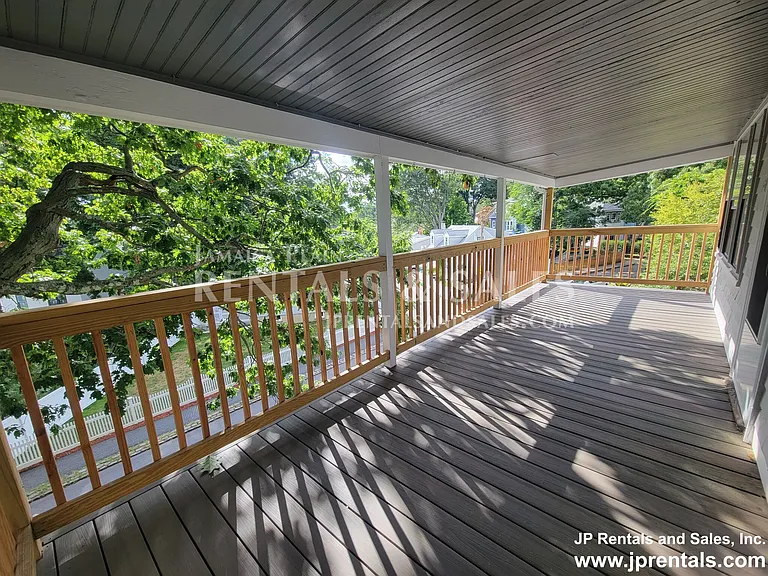 108 Bourne St — Photo 13