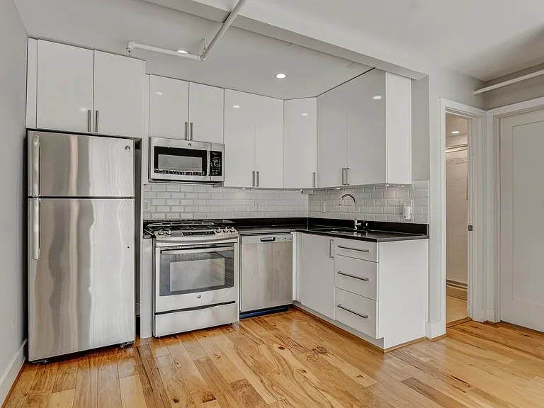 1514 Newton St NW #102 — Photo 5
