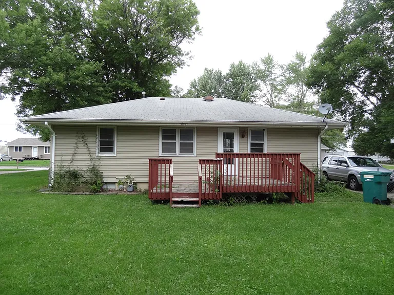 110 Northview Dr — Photo 2