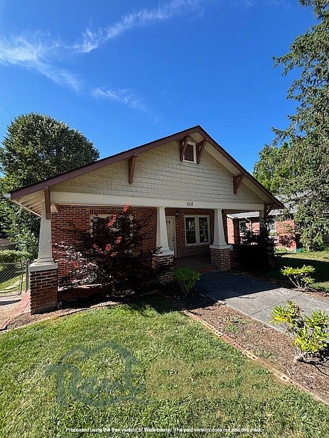 Welcome home to 614 Edgewood Ave Hendersonville!