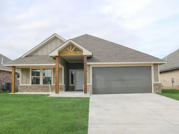 12501 Dolche Vita Dr, Yukon, OK 73099