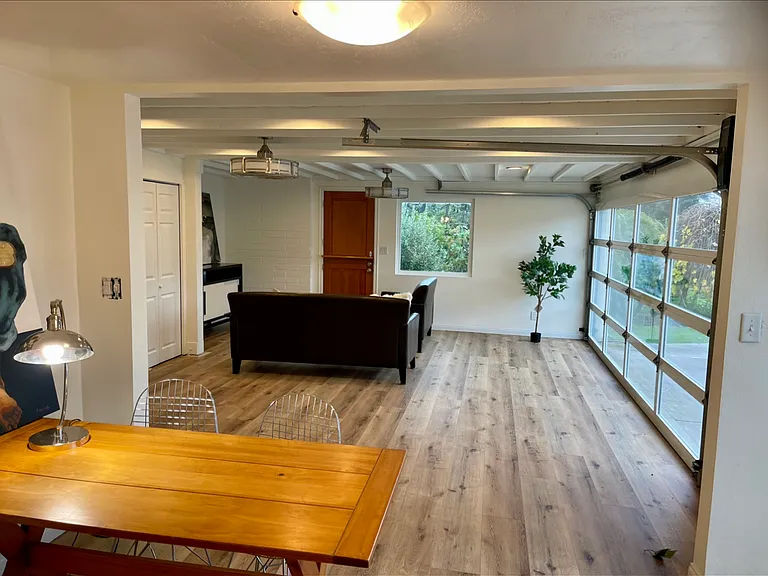 432 Court Ave — Photo 2