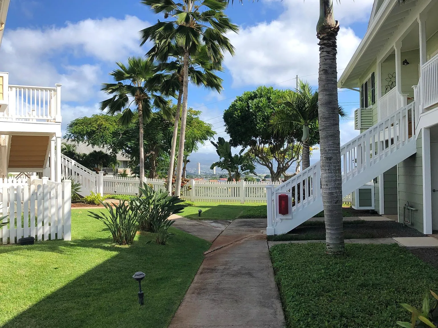 2 bed, 716 sqft, $2,500 — Photo 2