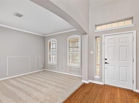 5th image of 1831 Bur Oak Dr