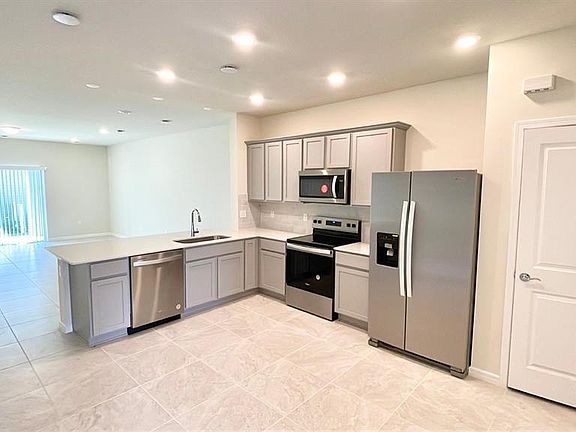 4th image of 2571 Winsome Way