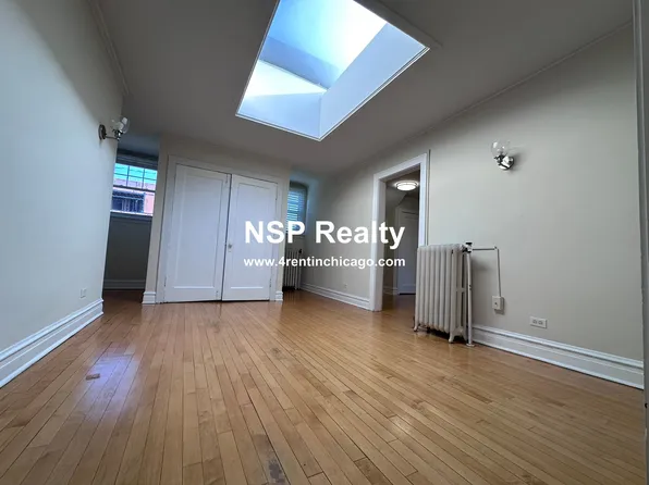733 Elm St, Winnetka, IL