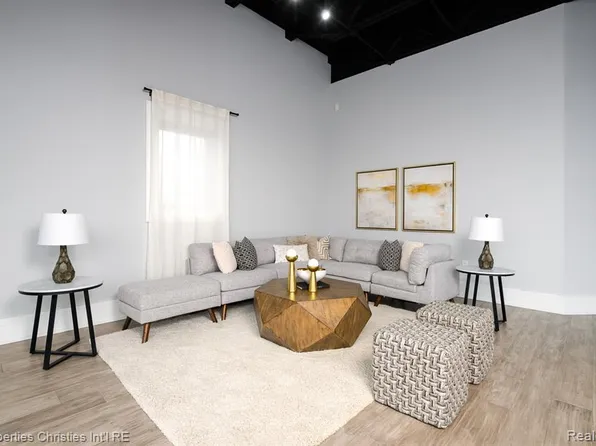 32686 Woodward Ave Suite E, Royal Oak, MI 48073