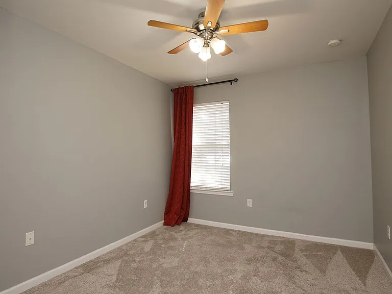 125 Farrah Ave — Photo 30