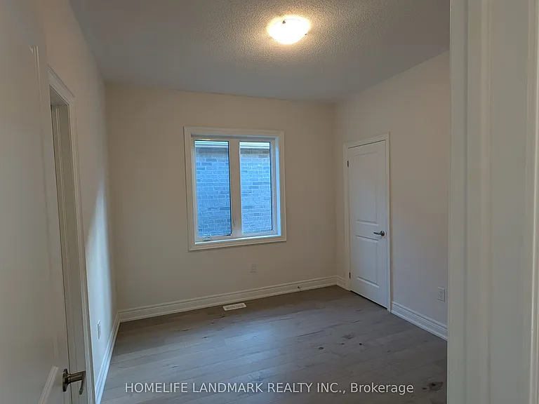 2868 Shortreed Gdns — Photo 26
