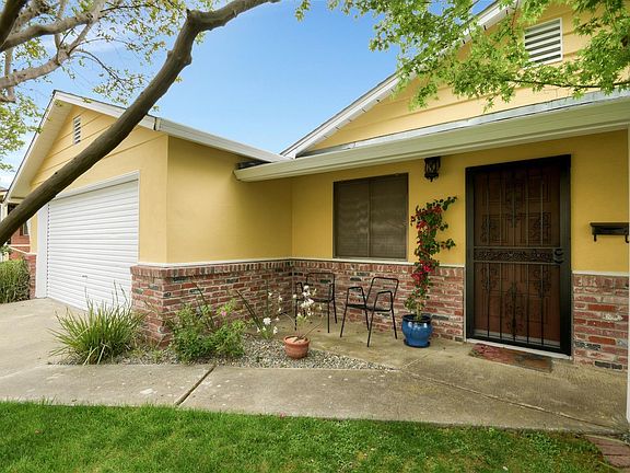 5th image of 1825 Wakefield Way