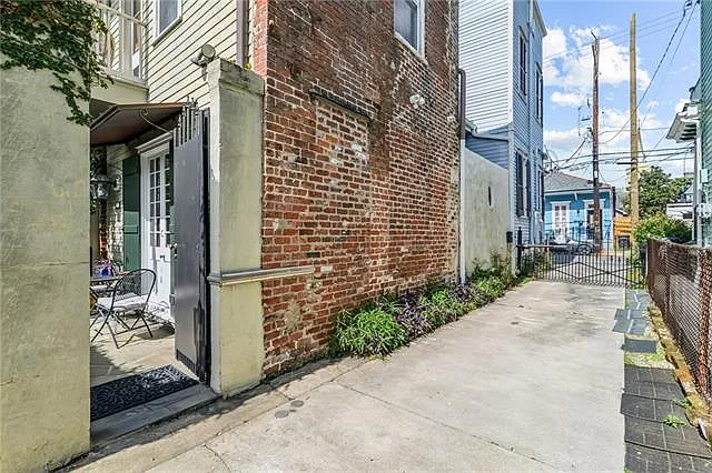 1404 Prytania St #E1 — Photo 42